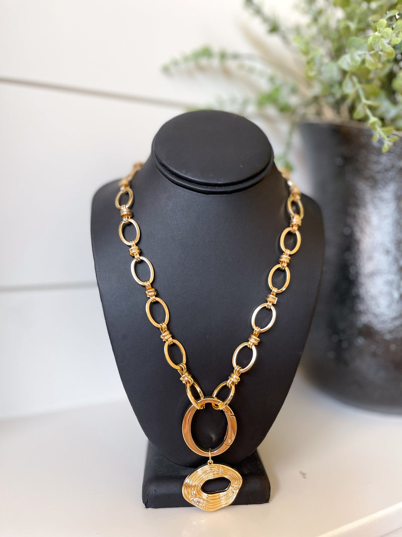Large Gold Link Pendant Necklace